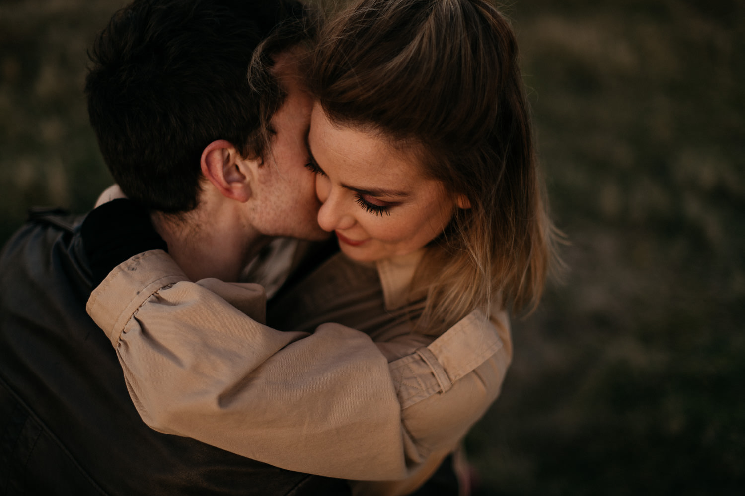 couple hugging Mourne Mountains Engagement 